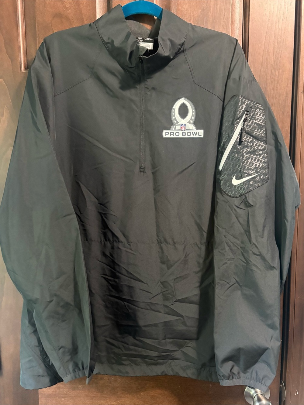 Nike Men’s Black Pro Bowl Windbreaker Pullover